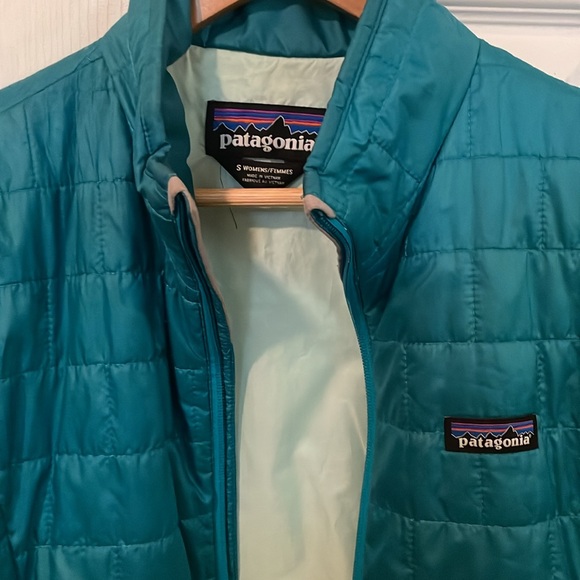 Patagonia Women's Teal Puffer Jacket - Picture 2 of 3